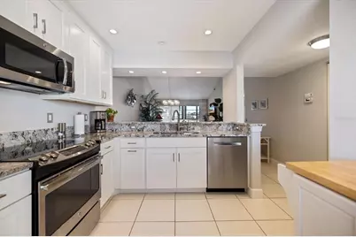 668 Bird Bay Circle #17, Venice, FL 34285 - Photo 4