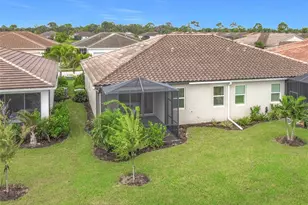 11682 Sistine Ln, Venice, FL 34293 - Photo 4