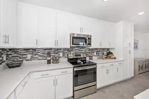 12240 Wellen Golf St, Venice, FL 34293 - Photo 14