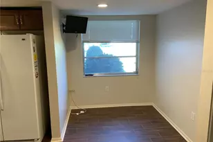 3318 Village Green Dr, Sarasota, FL 34239 - Photo 4