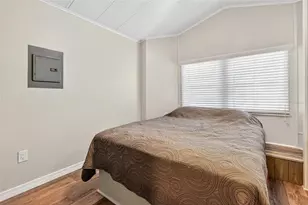 204 Crown Point Dr, Nokomis, FL 34275 - Photo 28