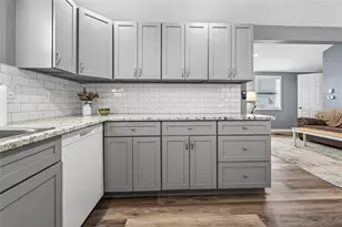 204 Crown Point Dr, Nokomis, FL 34275 - Photo 22