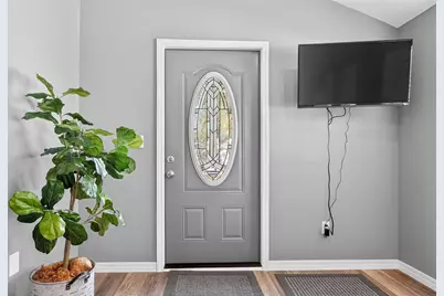 204 Crown Point Drive, Nokomis, FL 34275 - Photo 8