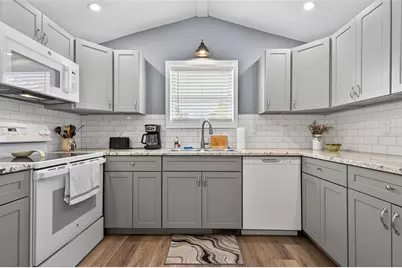 204 Crown Point Drive, Nokomis, FL 34275 - Photo 18