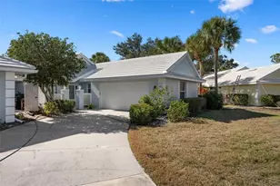 733 Brightside Crescent Dr, Venice, FL 34293 - Photo 2