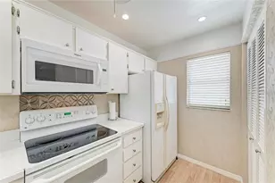 408 Cerromar Circle, Venice, FL 34293 - Photo 10