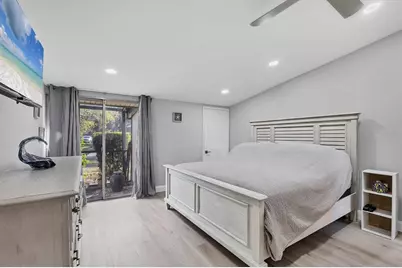 680 White Pine Tree Road #61, Venice, FL 34285 - Photo 10