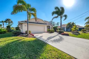 32 Sportsman Terrace, Rotonda West, FL 33947 - Photo 4