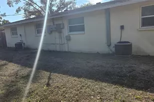 5723 12th St E, Bradenton, FL 34203 - Photo 2