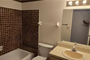 5026 Water Oak Dr, Bradenton, FL 34207 - Photo 10