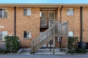 217 Airport Ave W, Venice, FL 34285 - Photo 4