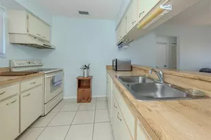 217 Airport Ave W, Venice, FL 34285 - Photo 18