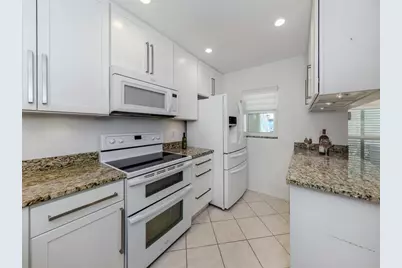 435 Cerromar Lane #326, Venice, FL 34293 - Photo 4