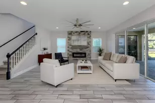 124 Avens Dr, Nokomis, FL 34275 - Photo 2