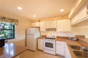 696 Bird Bay Dr W, Venice, FL 34285 - Photo 8