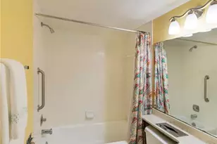 696 Bird Bay Dr W, Venice, FL 34285 - Photo 18