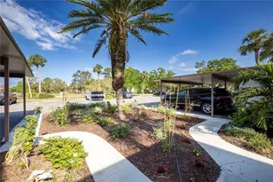 696 Bird Bay Dr W, Venice, FL 34285 - Photo 2