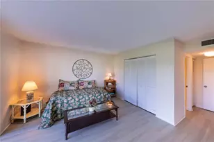 696 Bird Bay Dr W, Venice, FL 34285 - Photo 20