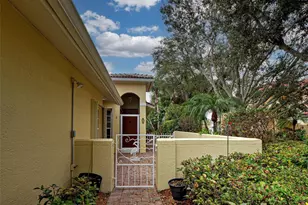 251 Vista Del Lago Way, Venice, FL 34292 - Photo 4