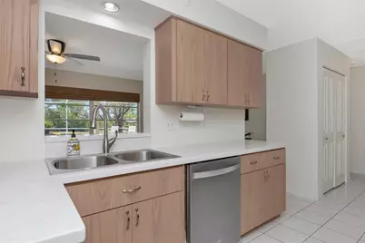 950 Oxford Drive, Englewood, FL 34223 - Photo 10