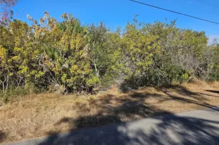 553 Hoffer St, Port Charlotte, FL 33953 - Photo 6