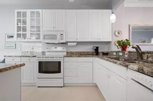 649 Back 9 Dr, Venice, FL 34285 - Photo 8