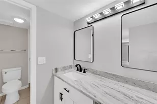 1697 Brookhouse Cir, Sarasota, FL 34231 - Photo 16