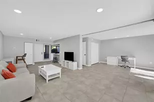 1697 Brookhouse Cir, Sarasota, FL 34231 - Photo 6