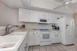 406 Laurel Lake Dr, Venice, FL 34292 - Photo 14