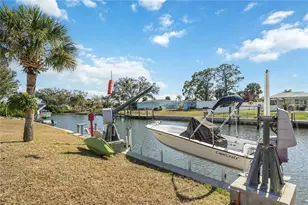 1940 Greenlawn Dr, Englewood, FL 34223 - Photo 50