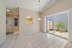 677 Ironwood Cir, Venice, FL 34292 - Photo 8