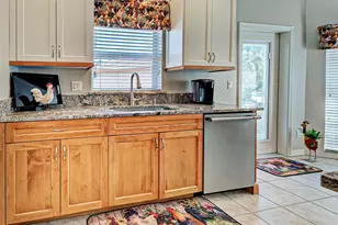 201 King Palm Ct, Venice, FL 34292 - Photo 12