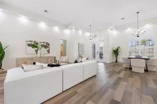 422 Wincanton Pl, Venice, FL 34293 - Photo 8