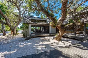 854 N Casey Key Rd, Osprey, FL 34229 - Photo 10