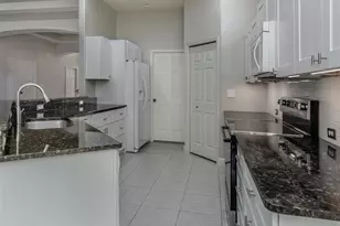 111 Wayforest Dr, Venice, FL 34292 - Photo 12