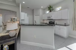 111 Wayforest Dr, Venice, FL 34292 - Photo 10