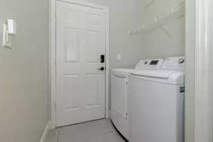 111 Wayforest Dr, Venice, FL 34292 - Photo 22