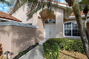 1989 White Feather Ln, Nokomis, FL 34275 - Photo 4