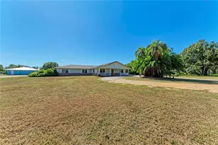 1499 17th St W, Palmetto, FL 34221 - Photo 4
