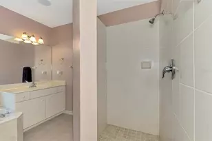 525 Waterwood Ln, Venice, FL 34293 - Photo 42