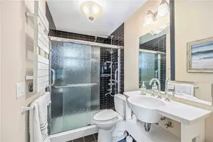 1015 Beach Manor Cir, Venice, FL 34285 - Photo 10