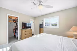 1015 Beach Manor Cir, Venice, FL 34285 - Photo 12