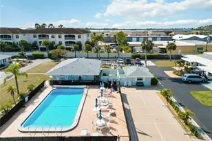 1015 Beach Manor Cir, Venice, FL 34285 - Photo 56