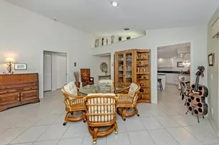 575 Clubside Cir, Venice, FL 34293 - Photo 6