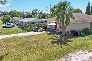 2214 Park Rd, Venice, FL 34293 - Photo 4
