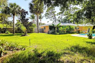 337 Harbor Dr S, Venice, FL 34285 - Photo 4