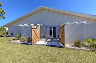 601 Pinebrook Crescent, Venice, FL 34285 - Photo 4