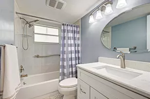 414 Cerromar Cir S, Venice, FL 34293 - Photo 32