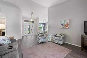 5009 Southern Pine Cir, Venice, FL 34293 - Photo 8