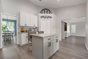 5009 Southern Pine Cir, Venice, FL 34293 - Photo 16